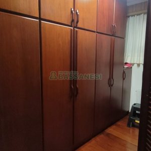 Casa com 672m², 4 dormitórios, 5 vagas, no bairro Bela Vista em Caxias do Sul para Comprar