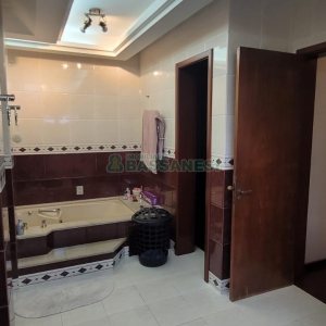 Casa com 672m², 4 dormitórios, 5 vagas, no bairro Bela Vista em Caxias do Sul para Comprar