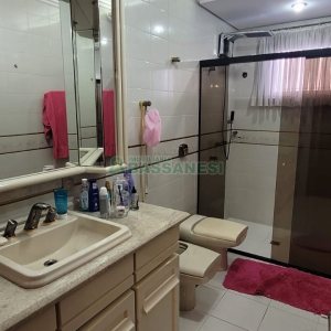 Casa com 672m², 4 dormitórios, 5 vagas, no bairro Bela Vista em Caxias do Sul para Comprar