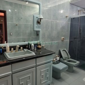 Casa com 672m², 4 dormitórios, 5 vagas, no bairro Bela Vista em Caxias do Sul para Comprar