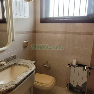 Casa com 672m², 4 dormitórios, 5 vagas, no bairro Bela Vista em Caxias do Sul para Comprar