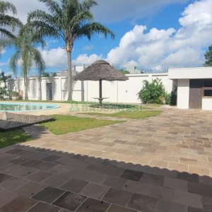 Casa com 672m², 4 dormitórios, 5 vagas, no bairro Bela Vista em Caxias do Sul para Comprar