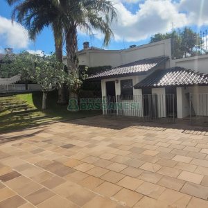 Casa com 672m², 4 dormitórios, 5 vagas, no bairro Bela Vista em Caxias do Sul para Comprar