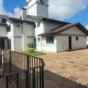 Casa com 672m², 4 dormitórios, 5 vagas, no bairro Bela Vista em Caxias do Sul para Comprar