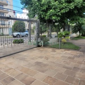 Casa com 672m², 4 dormitórios, 5 vagas, no bairro Bela Vista em Caxias do Sul para Comprar