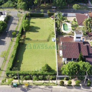 Casa com 672m², 4 dormitórios, 5 vagas, no bairro Bela Vista em Caxias do Sul para Comprar