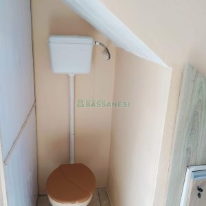 Casa com 90m², 2 dormitórios, 2 vagas, no bairro Planalto em Caxias do Sul para Comprar