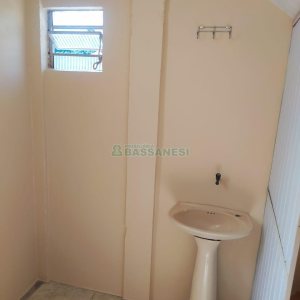 Casa com 90m², 2 dormitórios, 2 vagas, no bairro Planalto em Caxias do Sul para Comprar