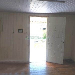 Casa com 90m², 2 dormitórios, 2 vagas, no bairro Planalto em Caxias do Sul para Comprar