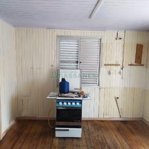 Casa com 90m², 2 dormitórios, 2 vagas, no bairro Planalto em Caxias do Sul para Comprar