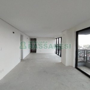 Apartamento com 142m², 3 dormitórios, 3 vagas, no bairro Centro em Caxias do Sul para Comprar