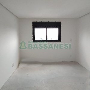 Apartamento com 142m², 3 dormitórios, 3 vagas, no bairro Centro em Caxias do Sul para Comprar