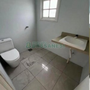 Casa com 215m², 3 dormitórios, 2 vagas, no bairro Bela Vista em Caxias do Sul para Alugar