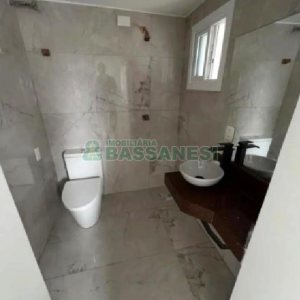 Casa com 215m², 3 dormitórios, 2 vagas, no bairro Bela Vista em Caxias do Sul para Alugar