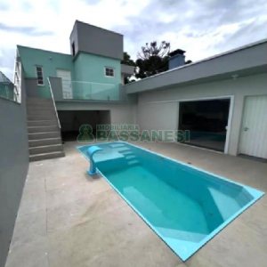 Casa com 215m², 3 dormitórios, 2 vagas, no bairro Bela Vista em Caxias do Sul para Alugar