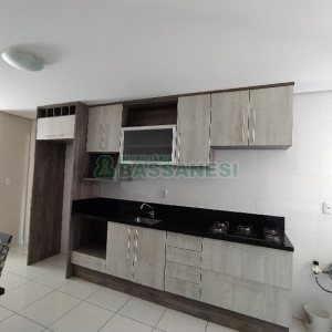 Apto Mobiliado com 59m², 2 dormitórios, 1 vaga, no bairro Panazzolo em Caxias do Sul para Comprar