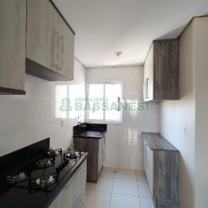 Apto Mobiliado com 59m², 2 dormitórios, 1 vaga, no bairro Panazzolo em Caxias do Sul para Comprar
