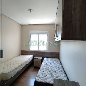 Apto Mobiliado com 59m², 2 dormitórios, 1 vaga, no bairro Panazzolo em Caxias do Sul para Comprar