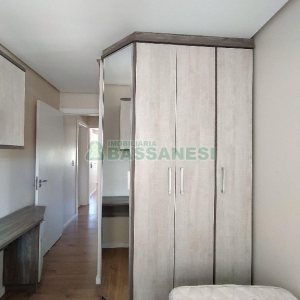 Apto Mobiliado com 59m², 2 dormitórios, 1 vaga, no bairro Panazzolo em Caxias do Sul para Comprar