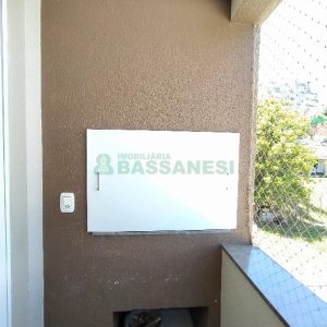 Apto Mobiliado com 59m², 2 dormitórios, 1 vaga, no bairro Panazzolo em Caxias do Sul para Comprar