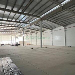 Pavilhão com 3682m², no bairro Cidade Nova em Caxias do Sul para Alugar