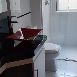Apto Mobiliado com 93m², 2 dormitórios, 2 vagas, no bairro Cinqüentenário em Caxias do Sul para Alugar