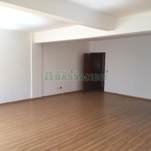 Sala com 60m², no bairro Centro em Caxias do Sul para Alugar