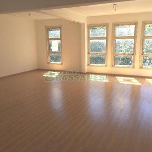 Sala com 60m², no bairro Centro em Caxias do Sul para Alugar