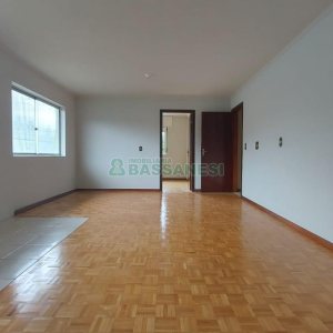 Casa com 283m², 5 dormitórios, 3 vagas, no bairro Jardim América em Caxias do Sul para Alugar ou Comprar