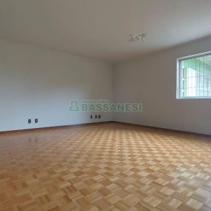 Casa com 283m², 5 dormitórios, 3 vagas, no bairro Jardim América em Caxias do Sul para Alugar ou Comprar