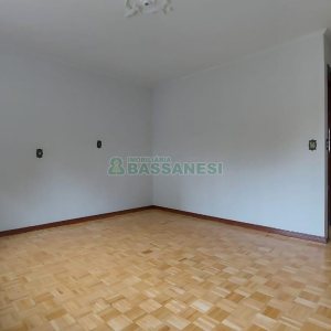 Casa com 283m², 5 dormitórios, 3 vagas, no bairro Jardim América em Caxias do Sul para Alugar ou Comprar