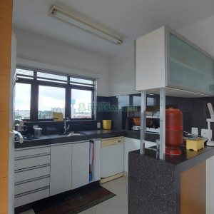 Apto/Cobertura com 328m², 3 dormitórios, 4 vagas, no bairro De Lazzer em Caxias do Sul para Comprar