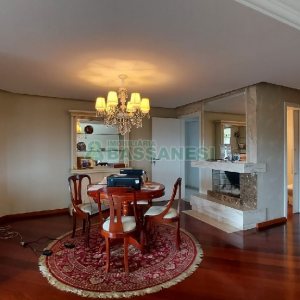 Apto/Cobertura com 328m², 3 dormitórios, 4 vagas, no bairro De Lazzer em Caxias do Sul para Comprar