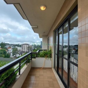 Apto/Cobertura com 328m², 3 dormitórios, 4 vagas, no bairro De Lazzer em Caxias do Sul para Comprar