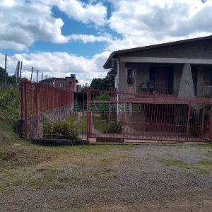 Casa com 168m², 5 dormitórios, 2 vagas, no bairro Pedras Brancas em São Marcos para Comprar