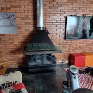 Casa, 5 dormitórios, 4 vagas, no bairro Cruzeiro em Caxias do Sul para Comprar