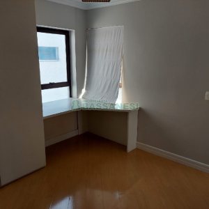 Apartamento, 3 dormitórios, 2 vagas, no bairro Centro em Caxias do Sul para Comprar