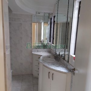 Apartamento, 3 dormitórios, 2 vagas, no bairro Centro em Caxias do Sul para Comprar