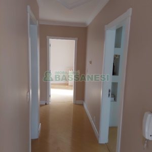 Apartamento, 3 dormitórios, 2 vagas, no bairro Centro em Caxias do Sul para Comprar