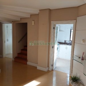 Apartamento, 3 dormitórios, 2 vagas, no bairro Centro em Caxias do Sul para Comprar