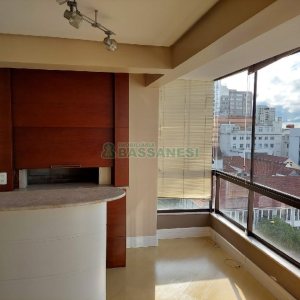 Apartamento, 3 dormitórios, 2 vagas, no bairro Centro em Caxias do Sul para Comprar