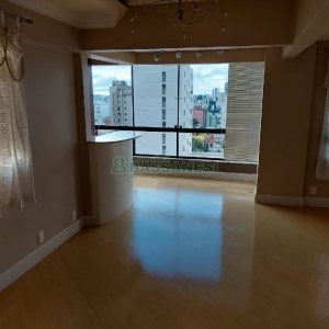 Apartamento, 3 dormitórios, 2 vagas, no bairro Centro em Caxias do Sul para Comprar