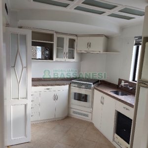 Apartamento, 3 dormitórios, 2 vagas, no bairro Centro em Caxias do Sul para Comprar