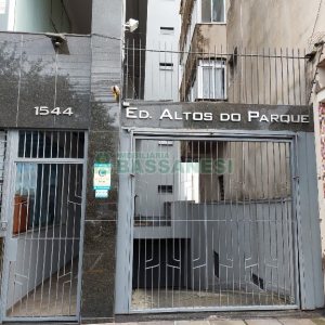 Apartamento, 3 dormitórios, 2 vagas, no bairro Centro em Caxias do Sul para Comprar