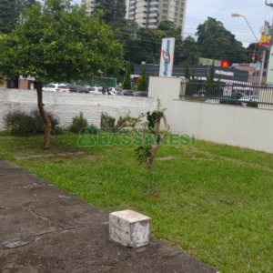 Terreno, 2 dormitórios, 1 vaga, no bairro Centro em Caxias do Sul para Comprar