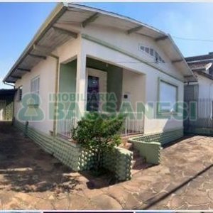 Casa com 85m², 3 dormitórios, 3 vagas, no bairro Santa Catarina em Caxias do Sul para Comprar