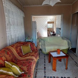 Casa com 85m², 3 dormitórios, 3 vagas, no bairro Santa Catarina em Caxias do Sul para Comprar