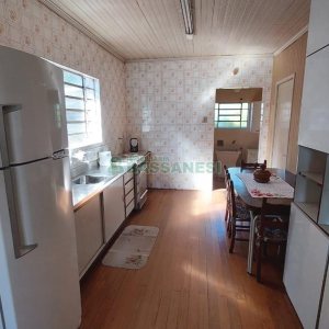 Casa com 85m², 3 dormitórios, 3 vagas, no bairro Santa Catarina em Caxias do Sul para Comprar