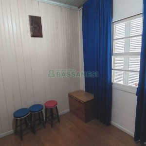 Casa com 85m², 3 dormitórios, 3 vagas, no bairro Santa Catarina em Caxias do Sul para Comprar