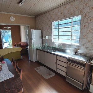Casa com 85m², 3 dormitórios, 3 vagas, no bairro Santa Catarina em Caxias do Sul para Comprar